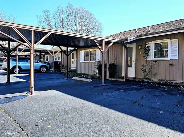 149B Randolph St, Franklin, NC 28734