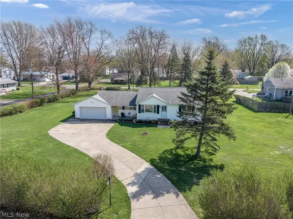 1469 Hazel Ave, Madison, OH 44057