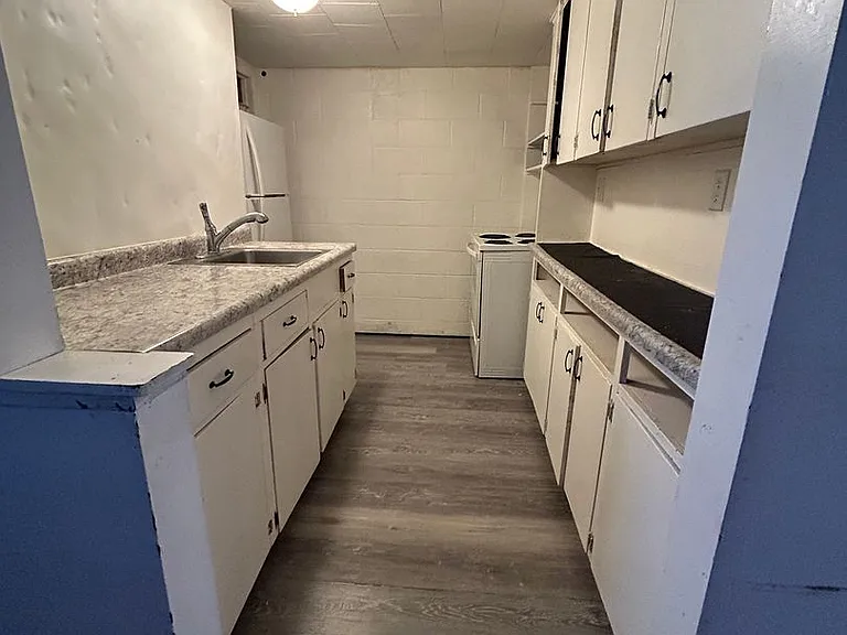 967 Pleasant Ln — Photo 3