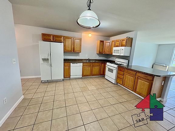 5th image of 4 Green St Unit 103