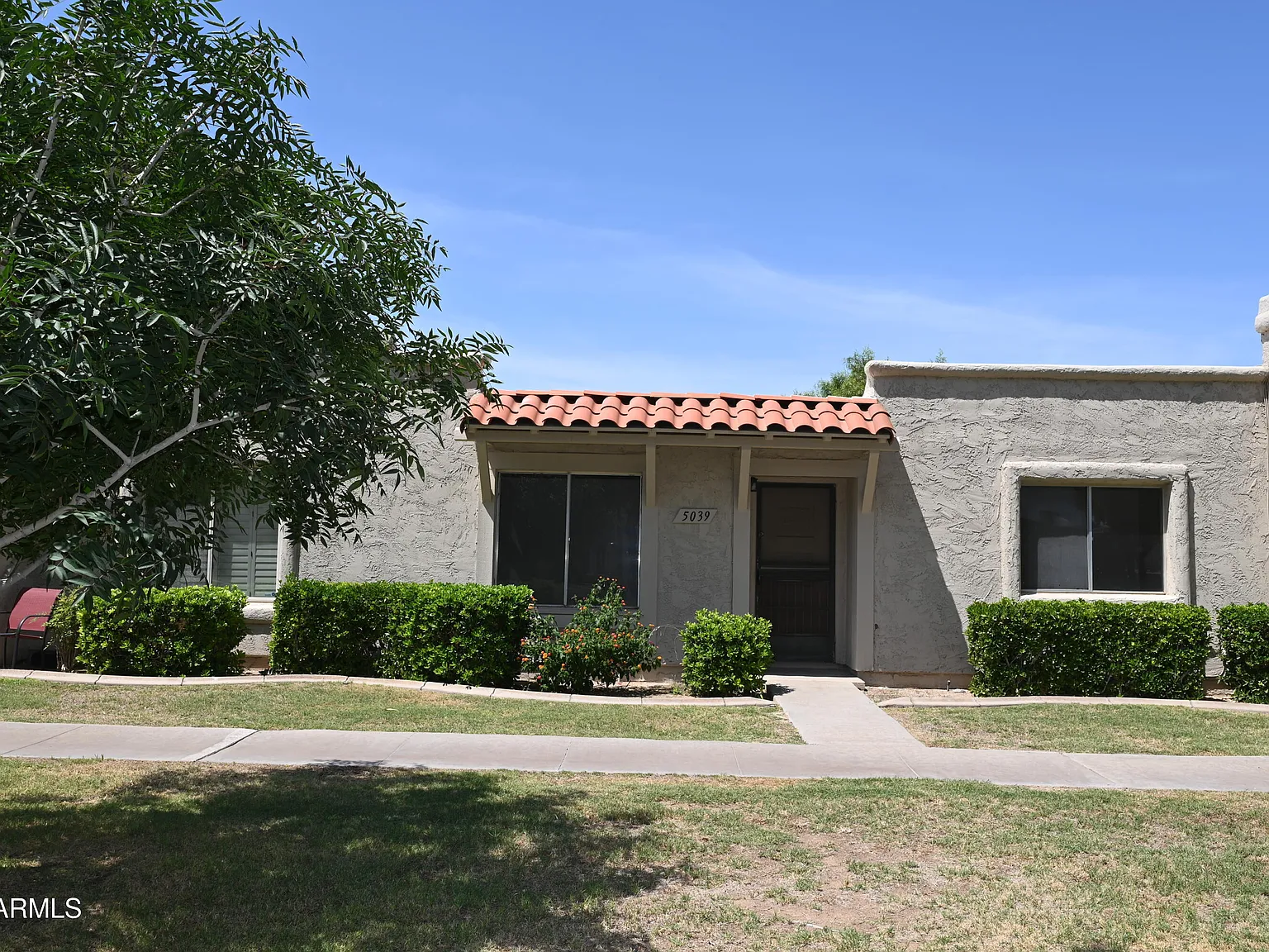 2 bed, 2.0 bath, 1216 sqft, $2,300 — Photo 2
