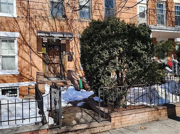 6161 Eliot Ave, Flushing, NY 11379