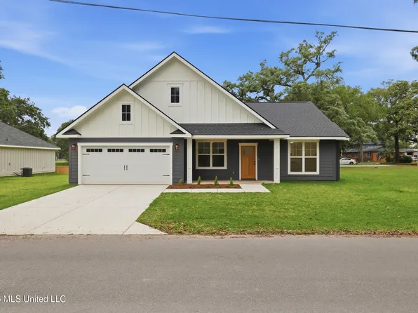 133 Iberville Dr, Biloxi, MS 39531