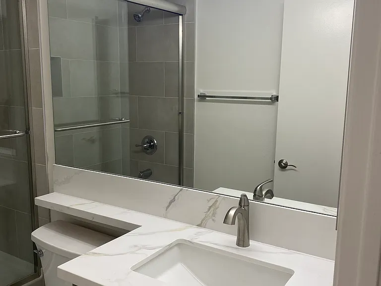 12840 Moorpark — Photo 22