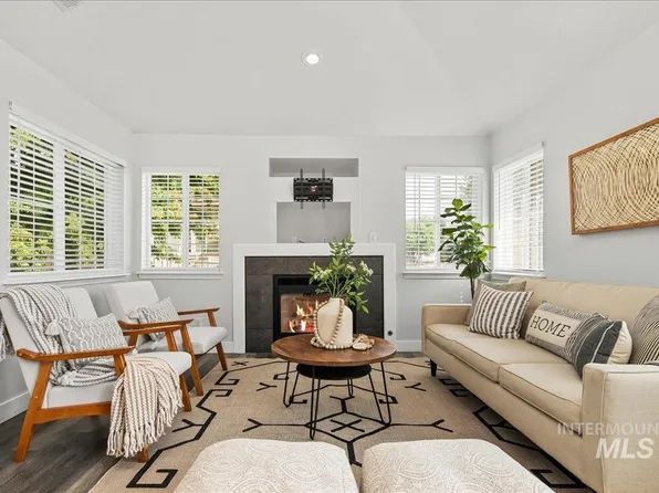 5134 S Surprise Way APT 206, Boise, ID 83716