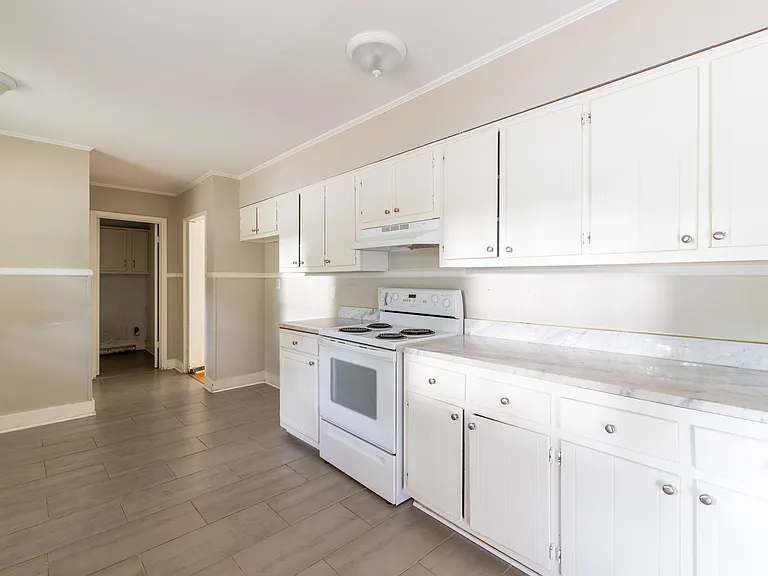 376 N Graham St — Photo 7