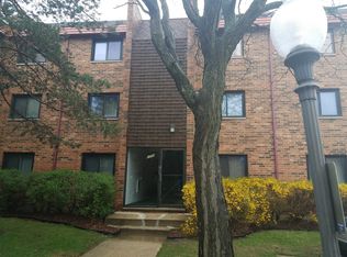1775 W Algonquin Rd APT 2B, Mount Prospect, IL 60056