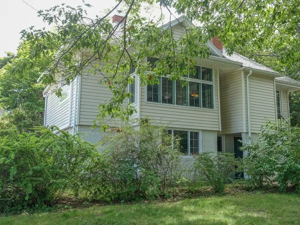 39 Oakdene Ave, Kentville, NS B4N 2B6