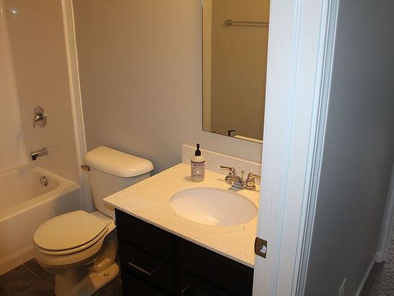 4th image of 9424 Park Meridian Dr
