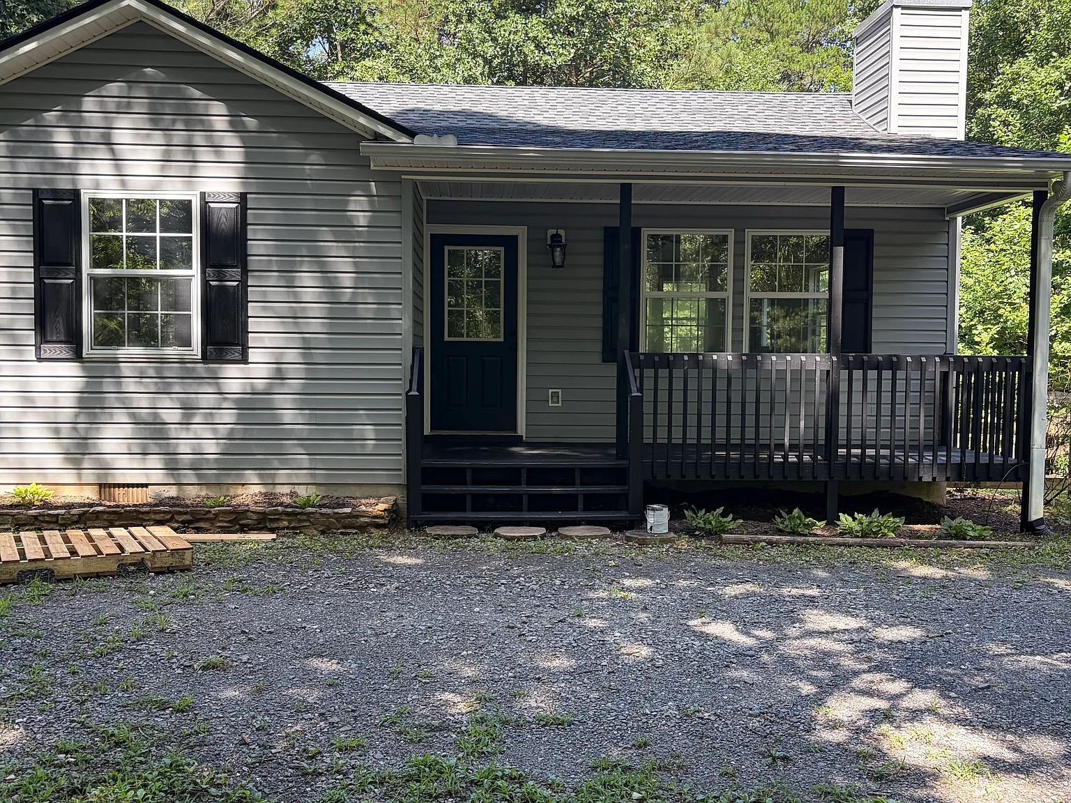 3 bed, 1140 sqft, $2,000 — Photo 1