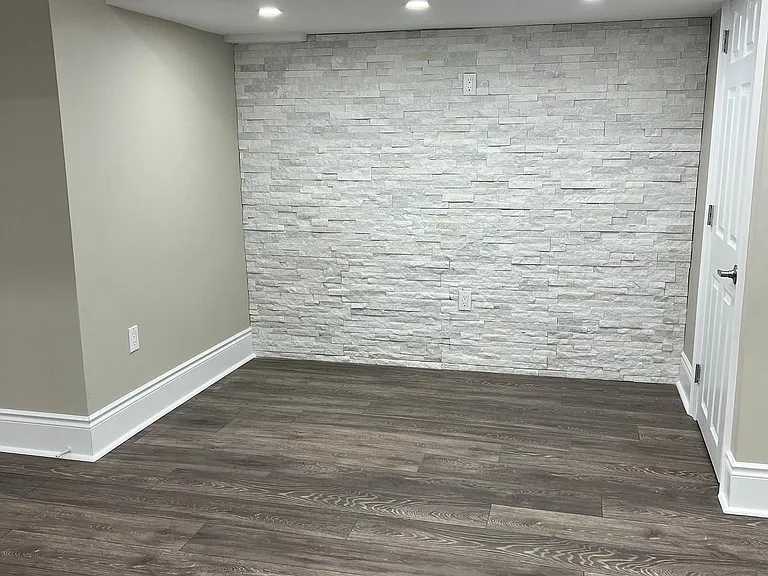 23 Irwin Ave — Photo 10