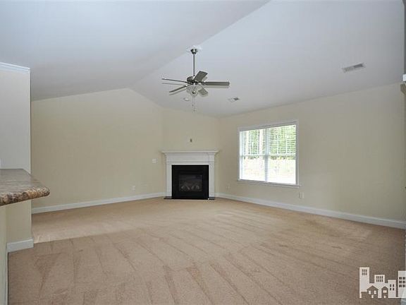 3rd image of 1106 Creek Bend Dr