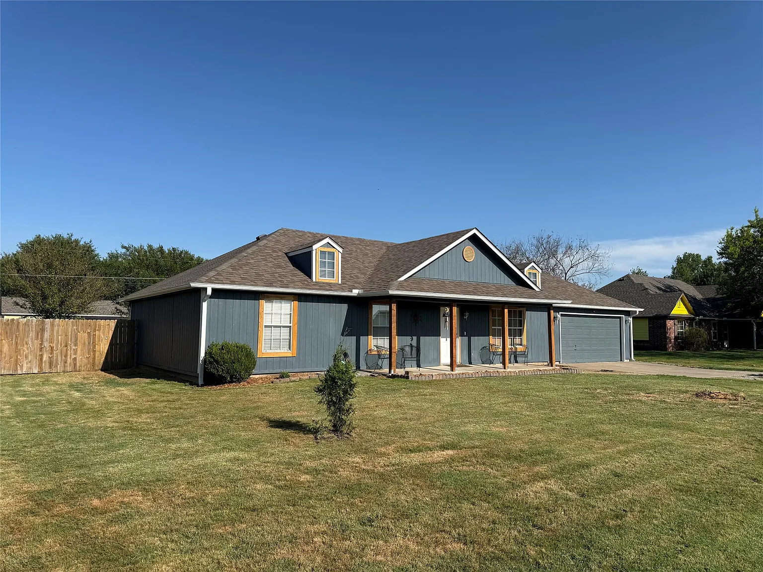 3 bed, 2.0 bath, 1344 sqft, $1,850 — Photo 3