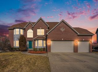 3875 Lake Pointe Ln, Ann Arbor, MI 48108