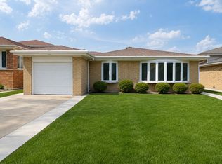 4262 W Pratt Ave, Lincolnwood, IL 60712