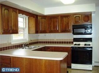 42 Running Brook Rd W, Ewing, NJ 08638