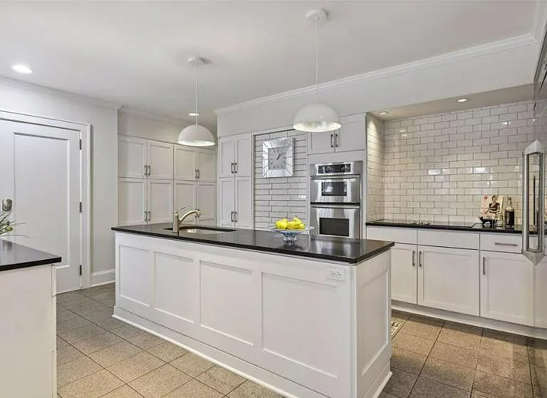Main level - high-end kitchen