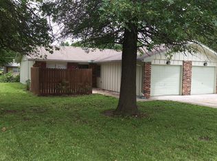 2810 Ridge Ct, Lawrence, KS 66046