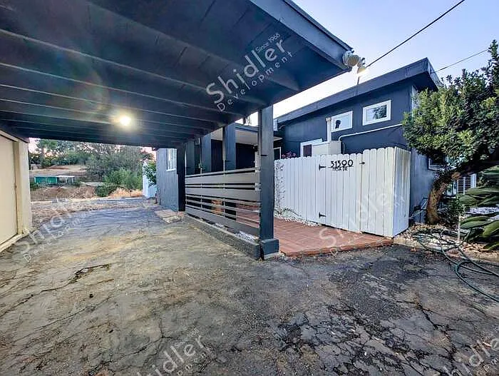 2 bed, 1.0 bath, 1244 sqft, $2,995 — Photo 4