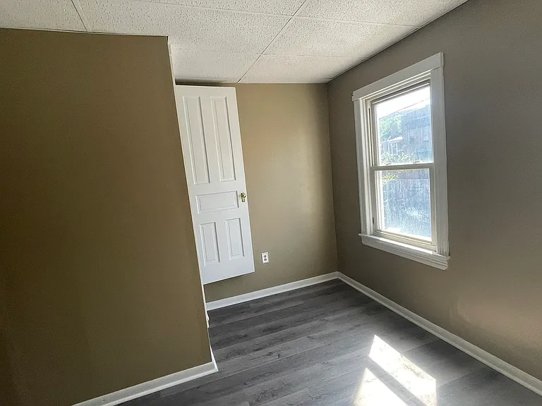 929 N Centre St #2 — Photo 5