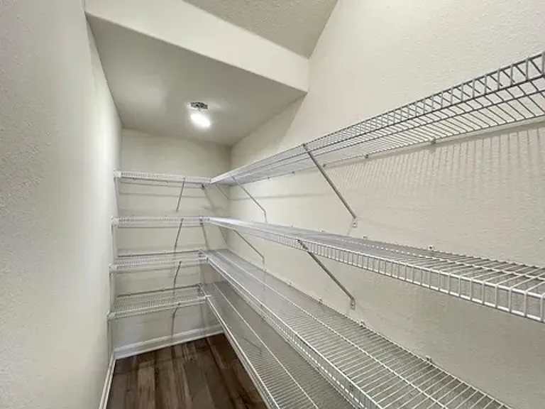 1702 Sandalwood Way — Photo 13