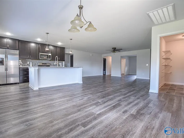 304 Fenrose Dr — Photo 6