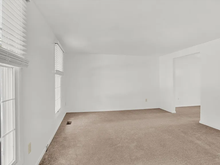634 Bay Green Dr — Photo 7