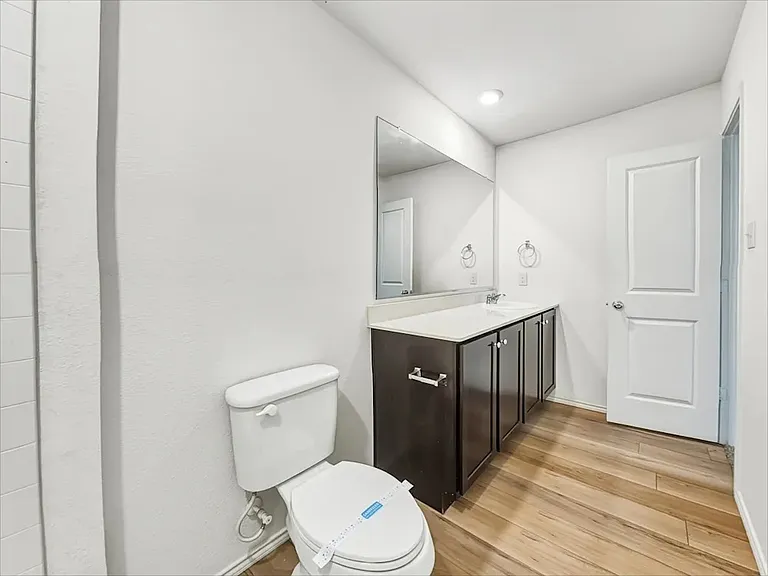 2412 Haymarket Rd — Photo 2
