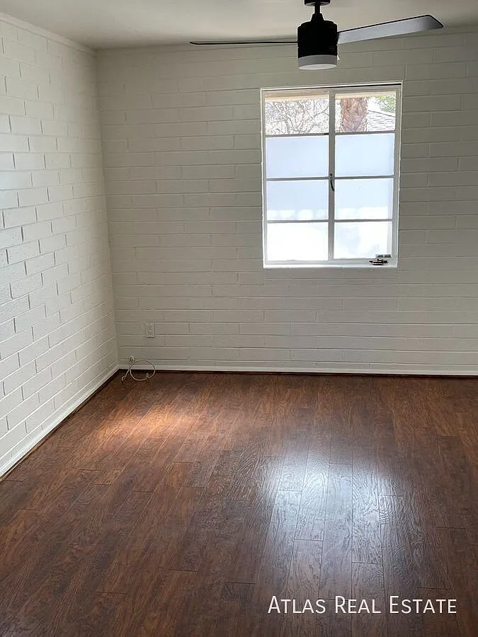 Spacious One Bedroom in the Coronado District — Photo 4