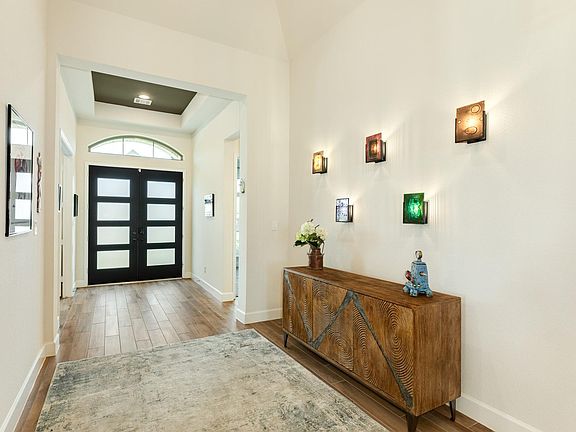 4th image of 9538 Sanger Way