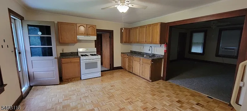 1 bed, 1.0 bath, 825 sqft, $1,250 — Photo 1