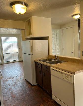 5th image of 704 Truman St NE APT 1