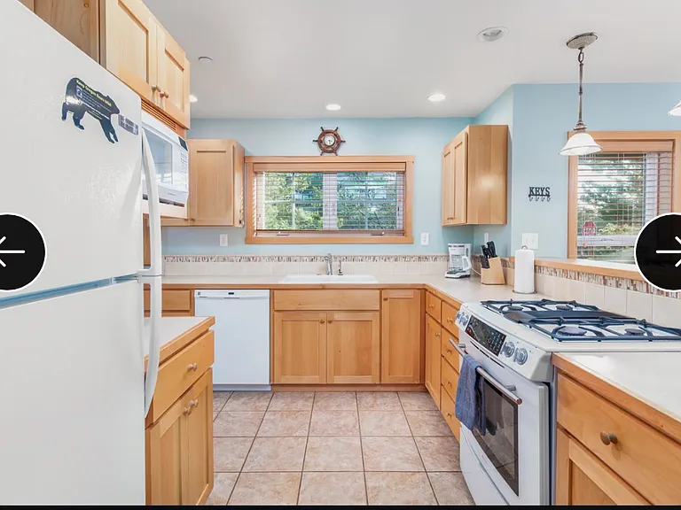 5906 Barefoot Ln — Photo 5