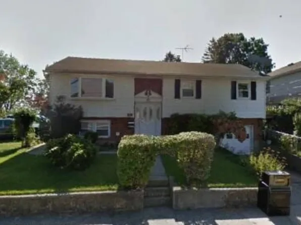 115 Arthur Ave, South Floral Park, NY 11001