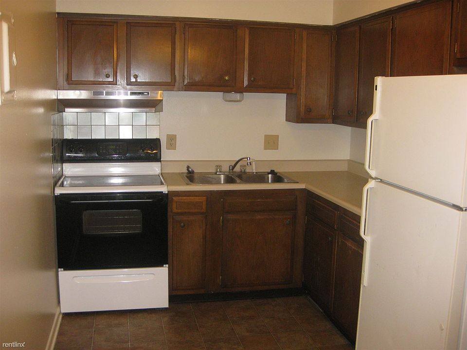 2nd image of 1940 NW 82nd St #1