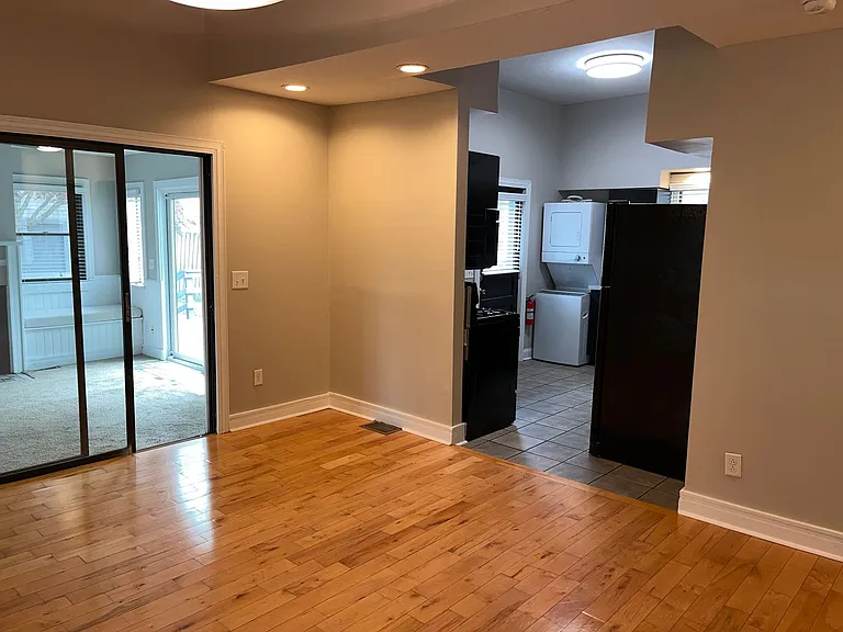 1282 Hunter Ave — Photo 24