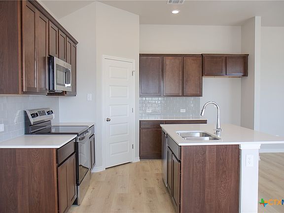 5th image of 506 Story Ave