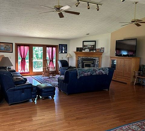3rd image of 31151 State Highway 435