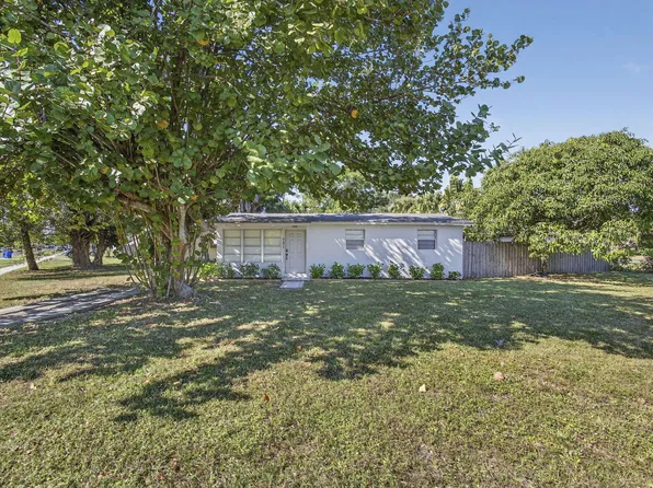 751 Royal Palm Beach Boulevard, Royal Palm Beach, FL 33411