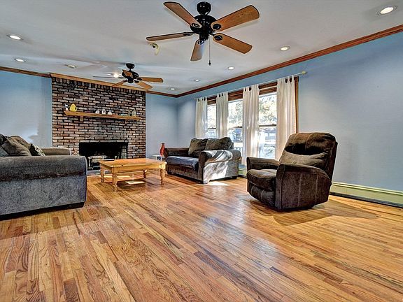 3rd image of 126 Donegan Ave
