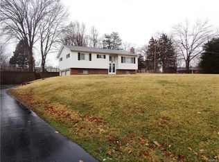 5805 Antire Rd, High Ridge, MO 63049