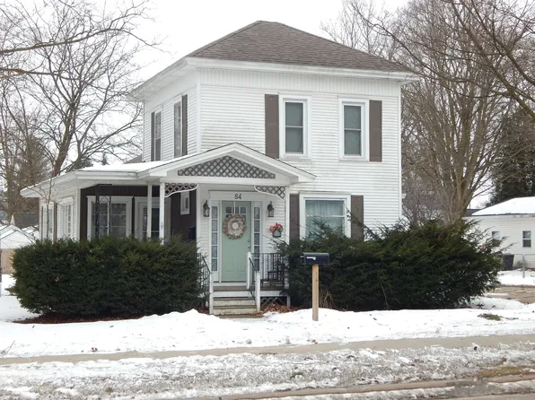 84 W Division St, Sparta, MI 49345