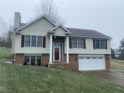 1353 N Milburn Sq NE, Bolivar, OH, 44612