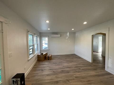2nd image of 728 E Palmer Ave #A