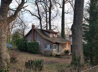 1327 Shore Dr, Edgewater, MD 21037