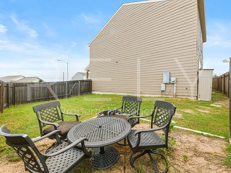 518 Woodpecker Run — Photo 30