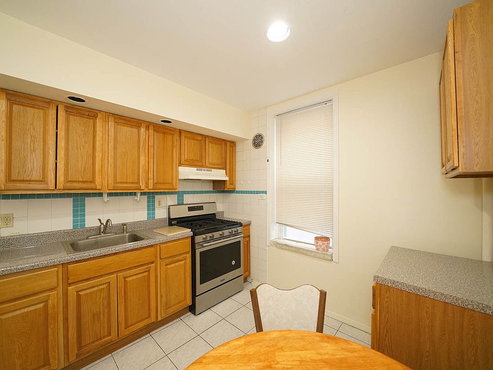 1st image of 18-45 Ditmars Blvd #1
