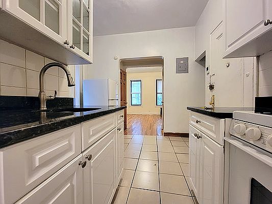 1st image of 488 E 74th St #2V