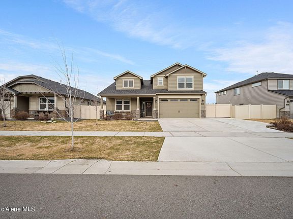 2nd image of 579 W Brundage Way