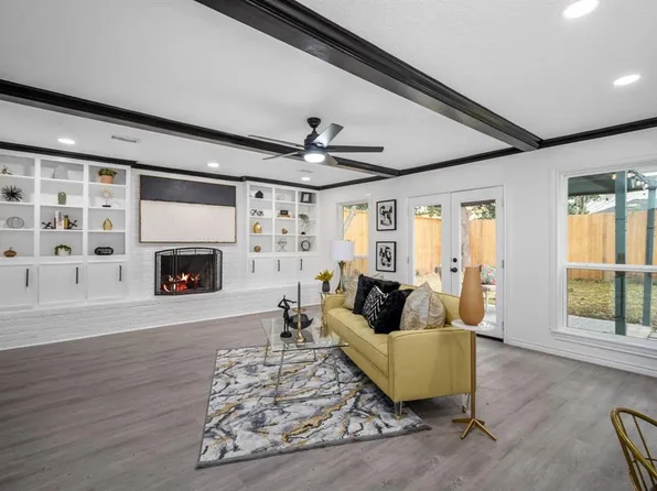 4907 Oak Shadows Dr, Houston, TX 77091